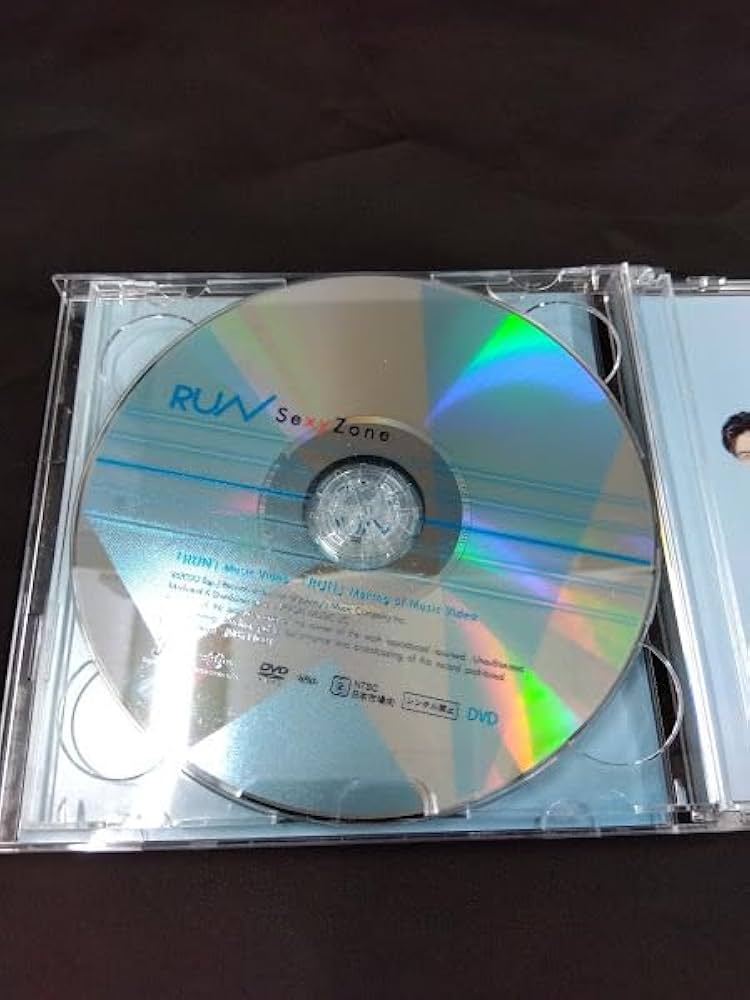 Amazon.co.jp: Sexy Zone/RUN 中古CD+DVD・！（ケース割れ箇所